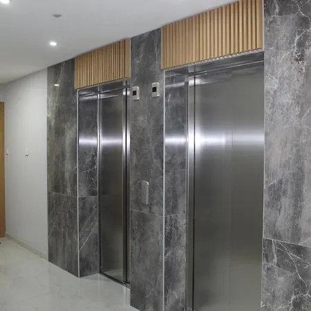 Asj Lux アパート *