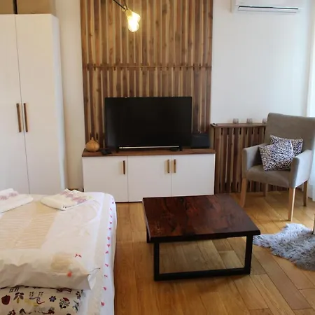 Asj Lux アパート *